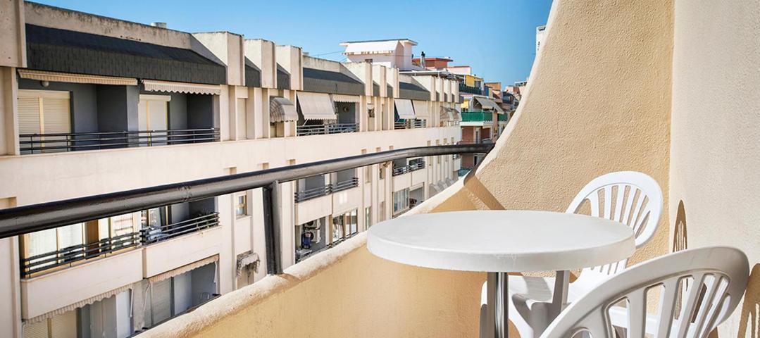 Hotel Andalucia Бенидорм Екстериор снимка