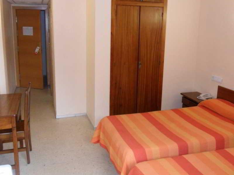 Hotel Andalucia Бенидорм Екстериор снимка